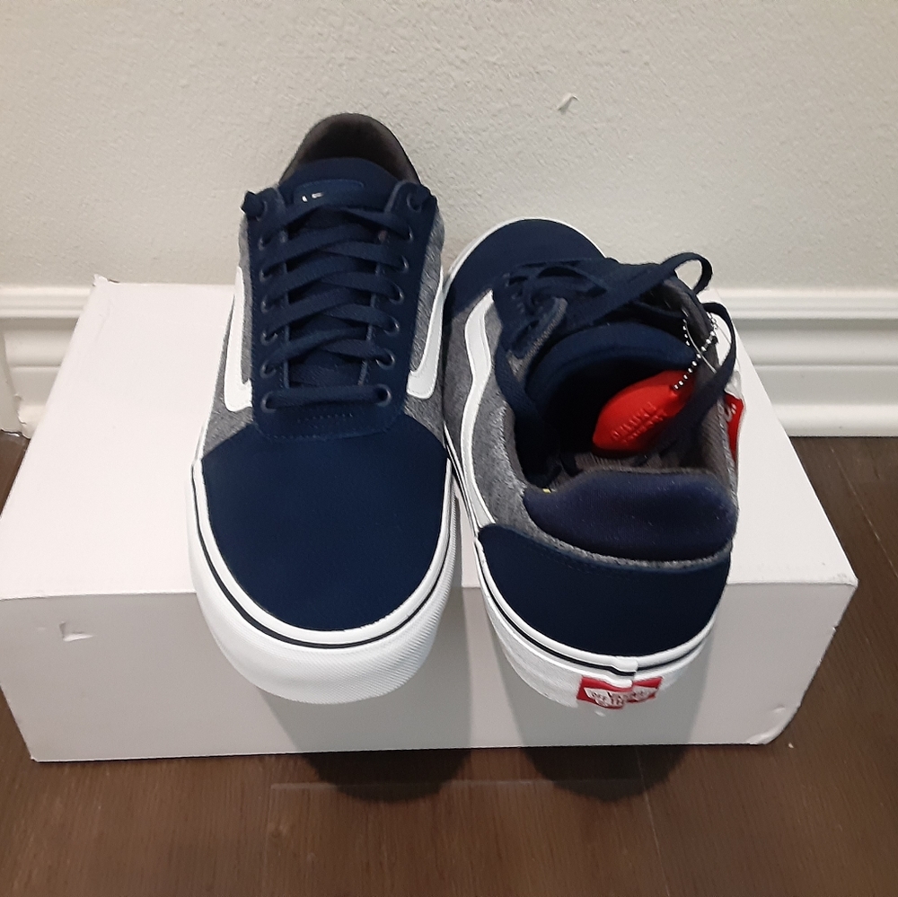 Vans - Picture 2 of 3